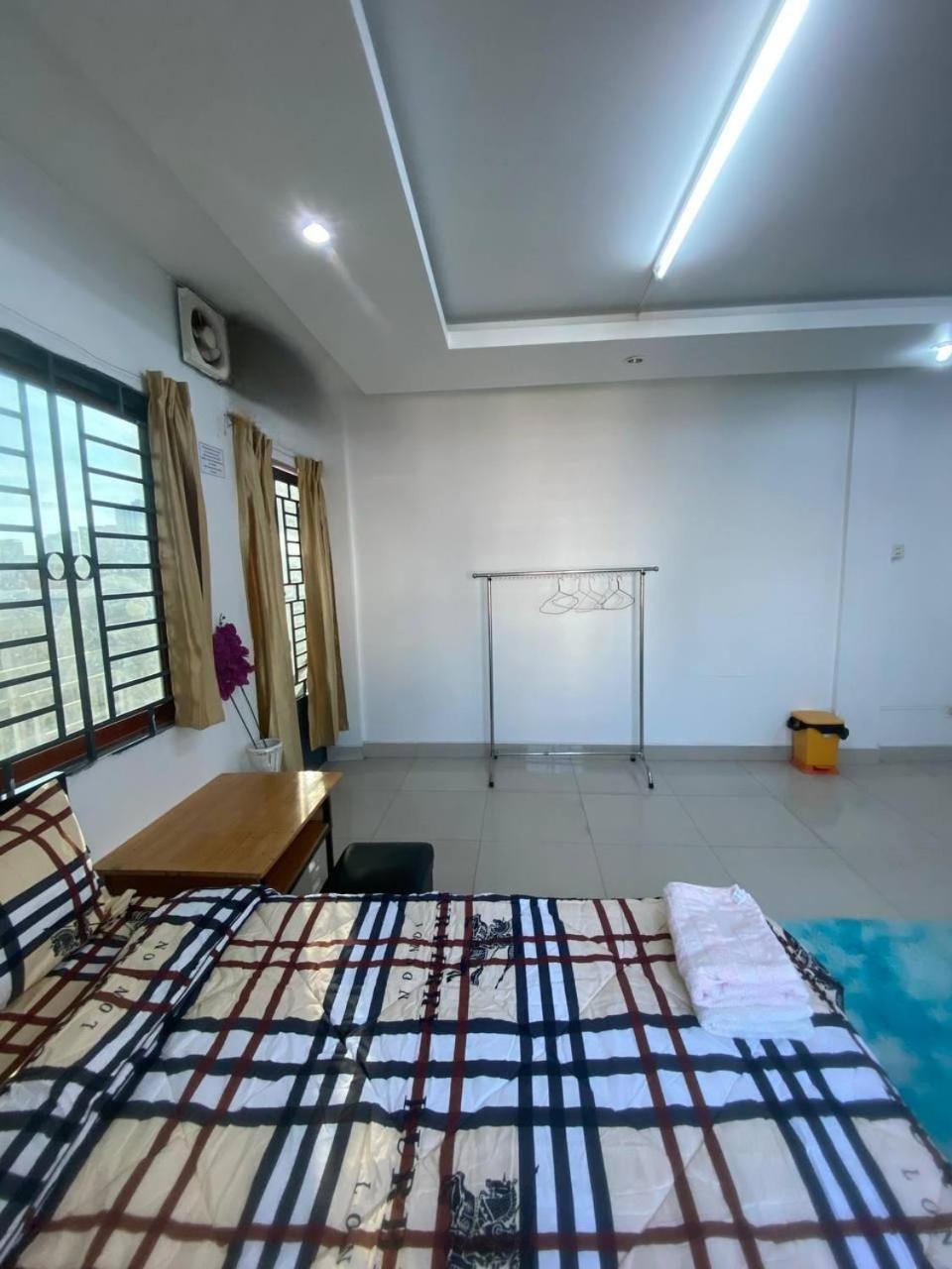 Appartamento The Moonvine On 360 Phnom Penh Esterno foto