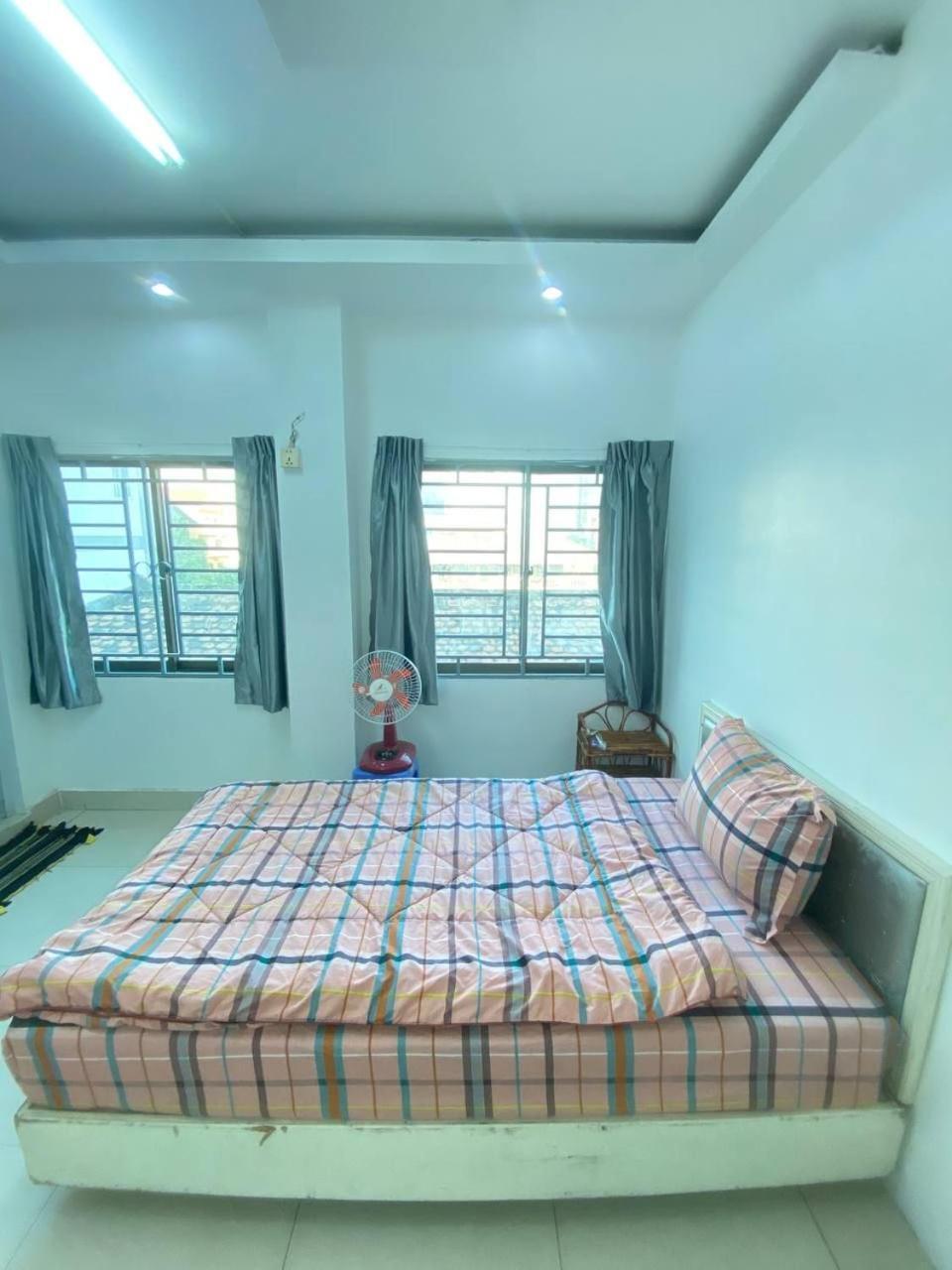 Appartamento The Moonvine On 360 Phnom Penh Esterno foto
